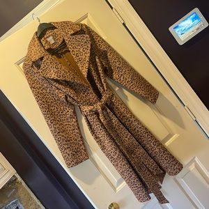 Chicos *size 3* NWT classic leopard faux sided trench, back slit SIZE3…